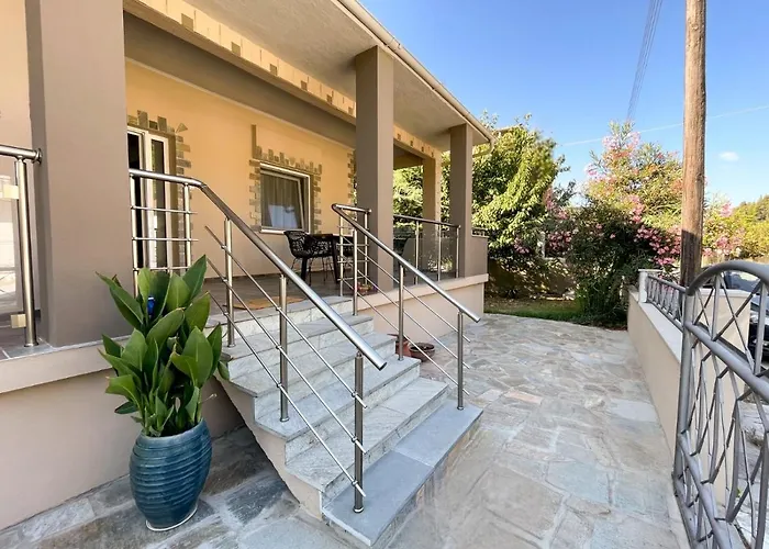 Eva\'S Summer House